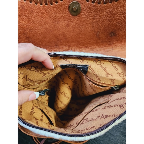 American Darling Cowhide Saddle Blanket Crossbody - Picture 3 of 3